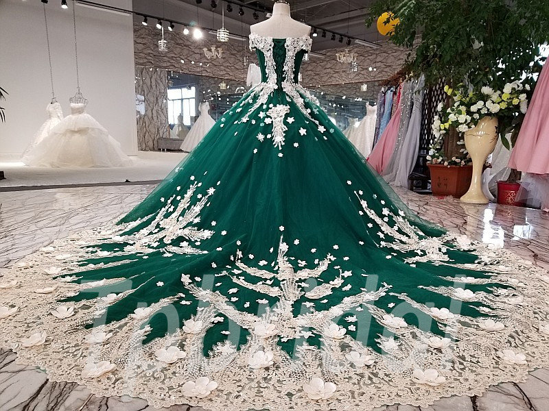 gown green